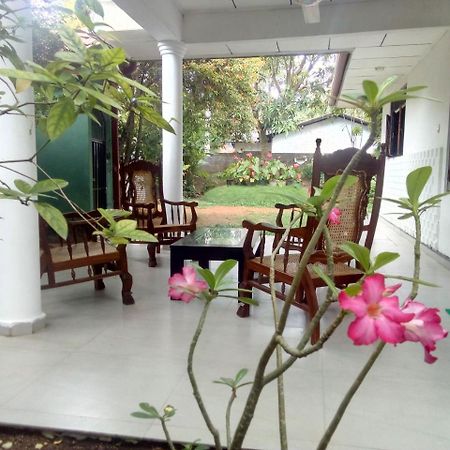Ceylon Hostel-Galle Унаватуна Экстерьер фото